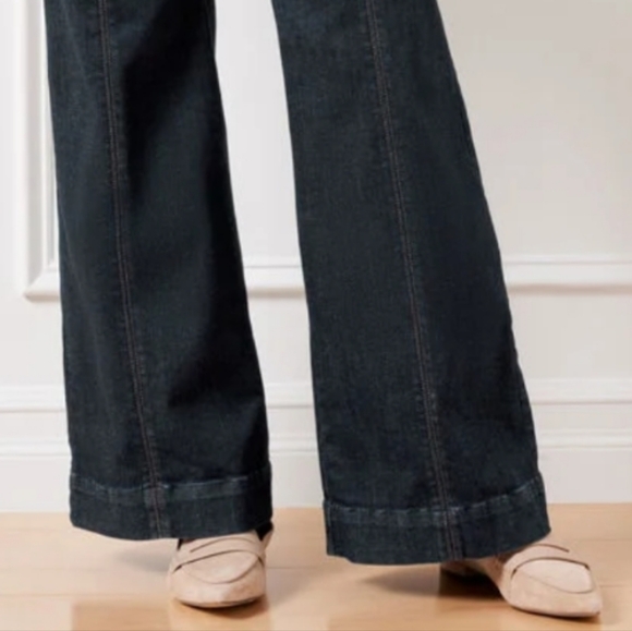 Talbots Flare Leg Pull-On Travel Jeans Oxford Wash - Picture 5 of 13